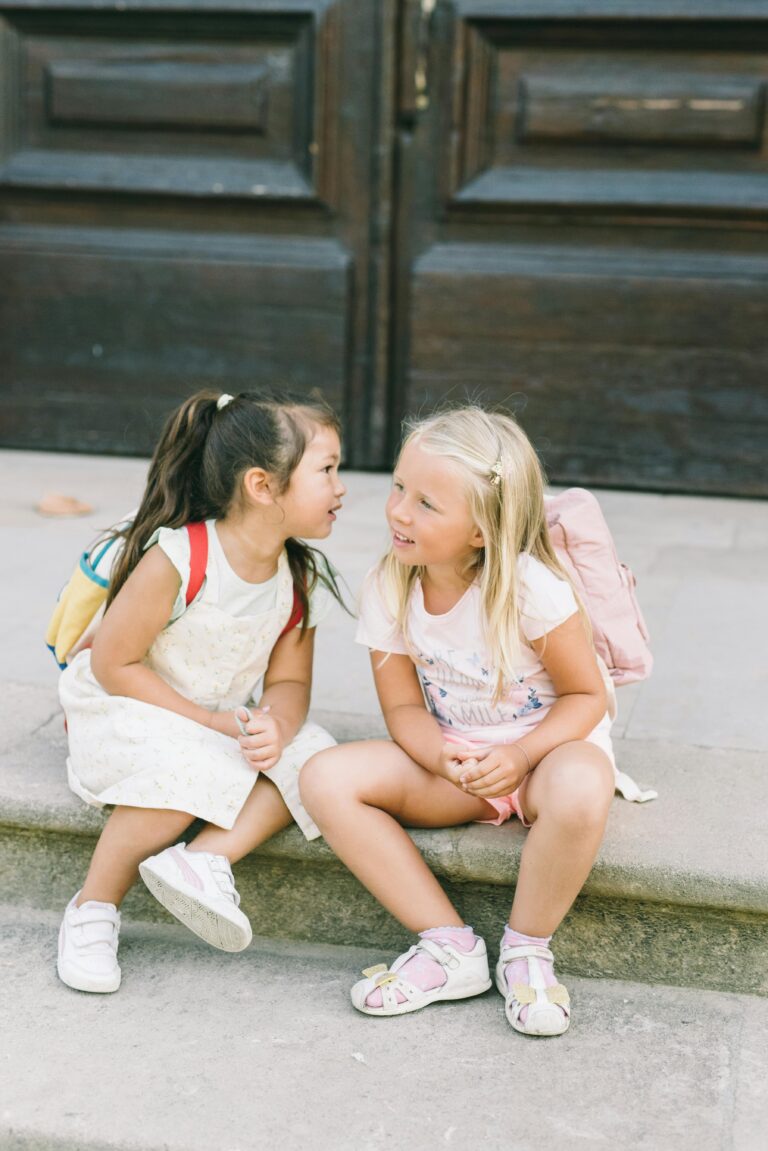 Yanya Children’s Schoolbag: It can hold both textbooks and childhood.
